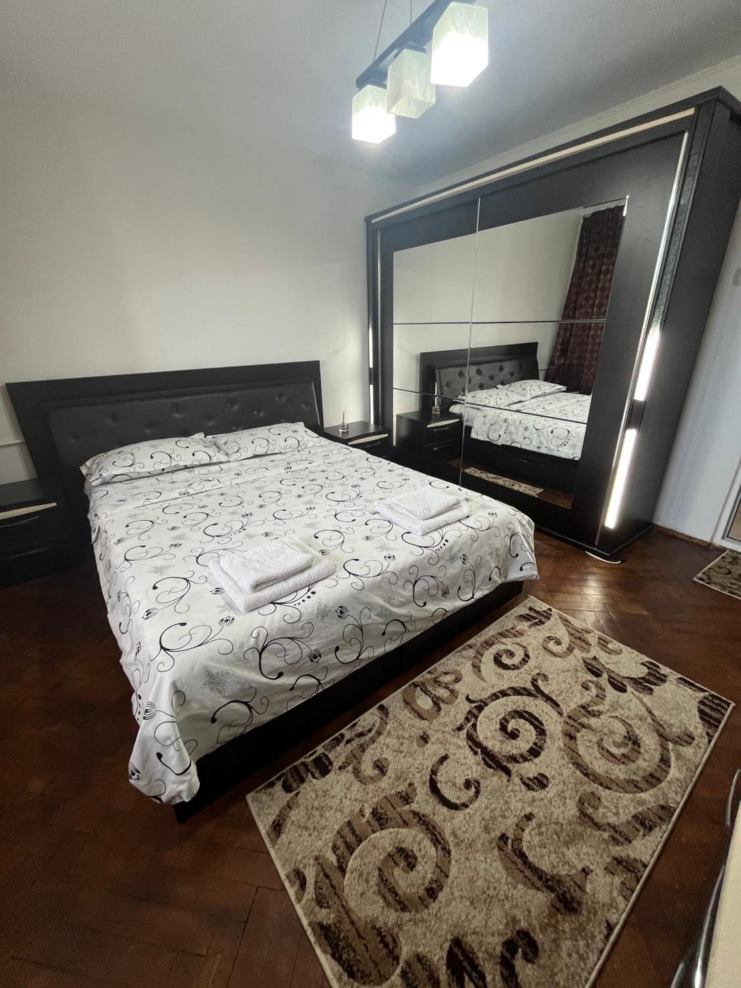Concept Home Valcea Рымнику-Вылча Экстерьер фото